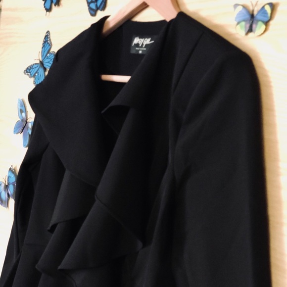🦋SOLD🦋Nasty Gal Do Me a Favor Ruffle Blazer - Picture 10 of 16